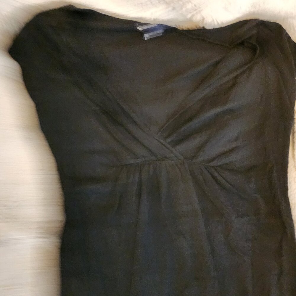 Gap Black low cut V Neck, Empire waist Tee - Size L